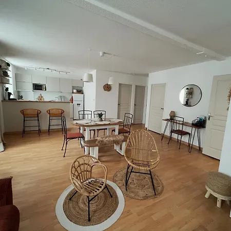 Apparemment A 6 Kilometres Du Pal - Le Cocon De Kenna Apartamento