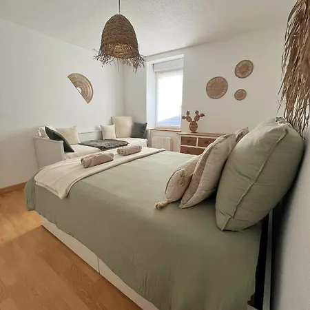 Apparemment A 6 Kilometres Du Pal - Le Cocon De Kenna * Dompierre-sur-Besbre