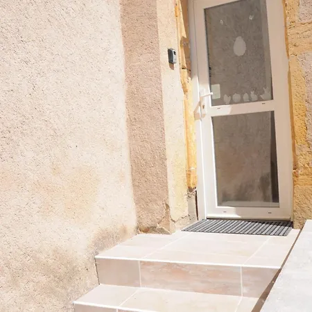 A 8min Du Parc Le Pal Le Cocon De Kenna Apartment Dompierre-sur-Besbre
