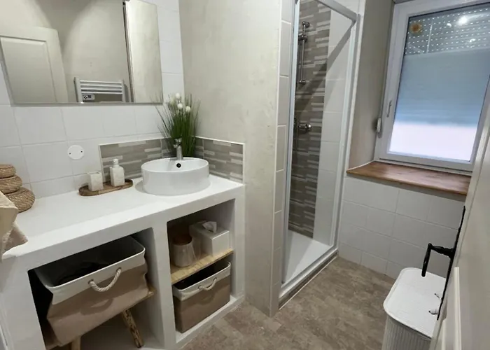 Apartamento Apparemment A 6 Kilometres Du Pal - Le Cocon De Kenna Dompierre-sur-Besbre