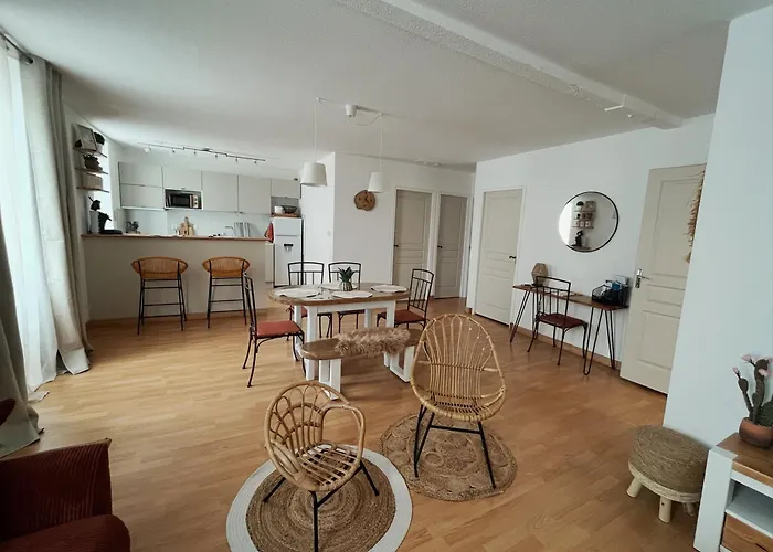 Apparemment A 6 Kilometres Du Pal - Le Cocon De Kenna Apartamento