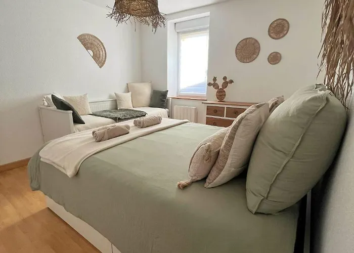 Apparemment A 6 Kilometres Du Pal - Le Cocon De Kenna * Dompierre-sur-Besbre